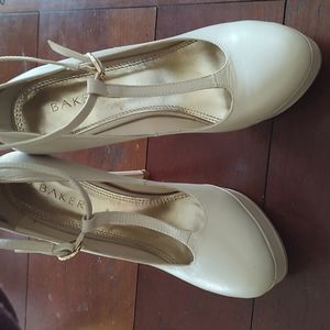 Cream Bakers Pumps